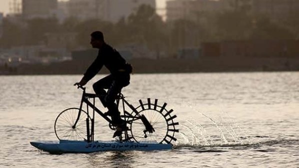 مخترع ایرانی موفق به طراحی و ساخت دوچرخه دریایی شد!