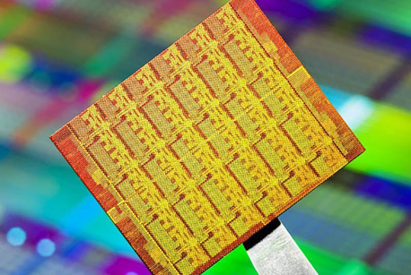 تعداد پرشمار ترانزيستورها؛ نگاهی عملی به قانون مور 