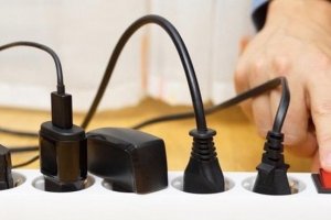 آیا شارژرها در هنگام خاموشی دستگاه‌ها برق مصرف می‌کنند؟