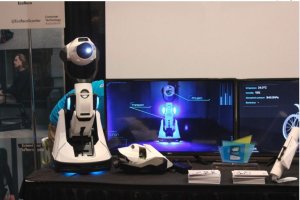 CES 2016: روبات پروژکتوری که راه می‌رود و تغییر شکل می‌دهد + عکس و فیلم