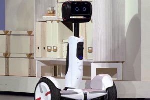 ویدیو: بهترین هاوربورد CES 2016 یک روبات تبدیل‌شونده‌ است + گالری عکس
