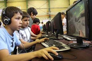 بیش از نیمی از خانوار‌های ایرانی به رایانه دسترسی دارند
